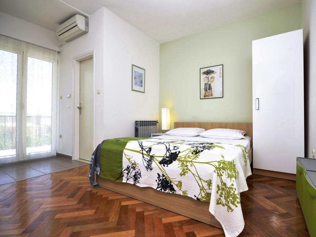 Apartments Denise ポドゥゴラ エクステリア 写真