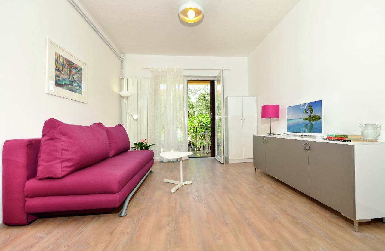 Apartments Denise ポドゥゴラ エクステリア 写真